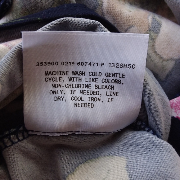 ☆☆SOLD☆☆ Fortune & Ivy Back Detail Knit Dress - Picture 7 of 7